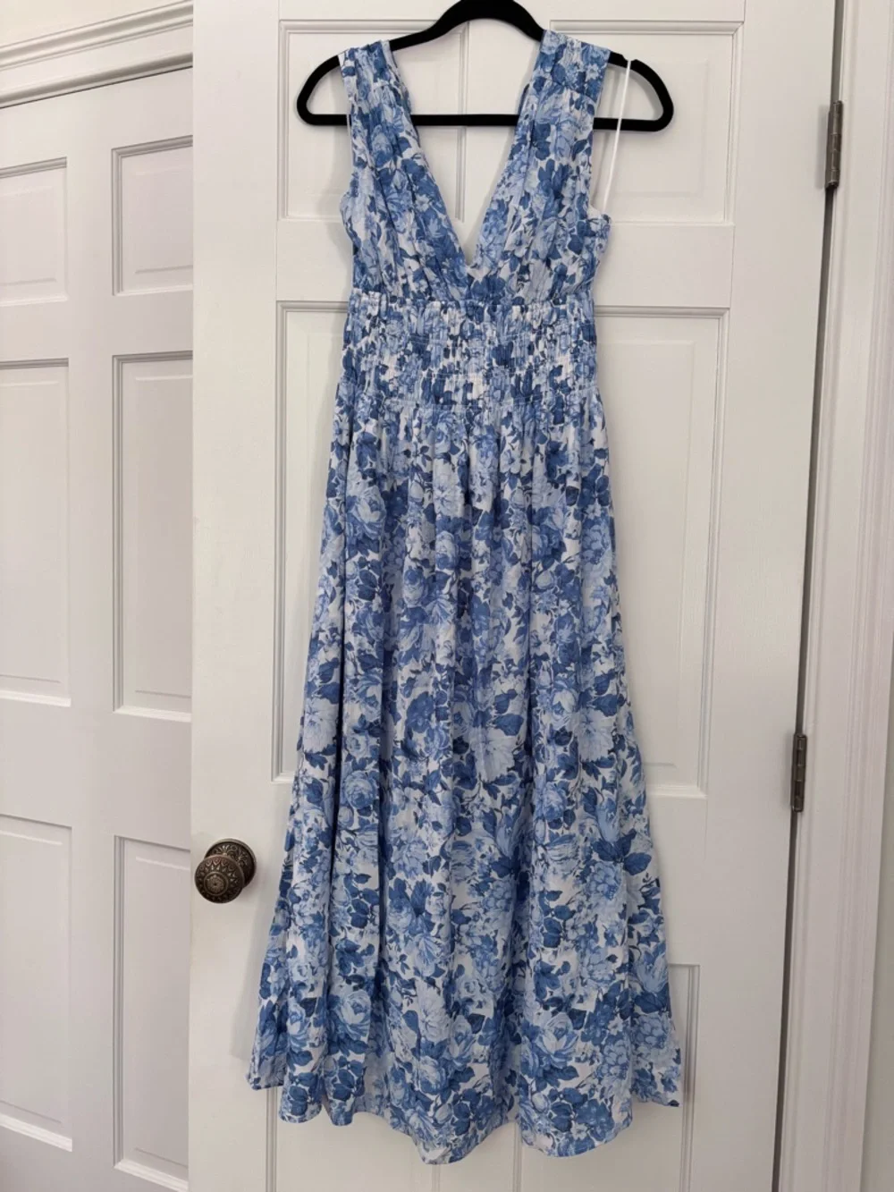 Abercrombie & Fitch Blue Floral Maxi Dress - Medium (NWT)